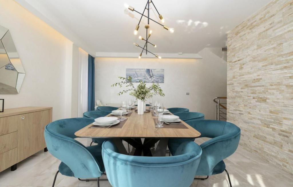 Sunny Lux 3 In By Guide Vila